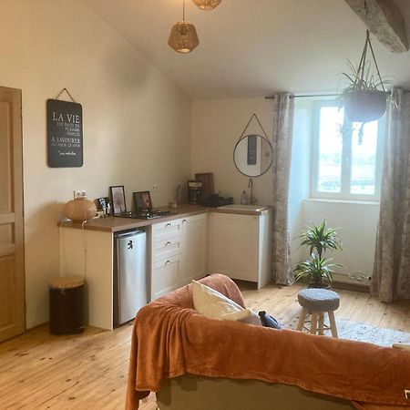 Premier Etage D Une Jolie Maison A La Campagne Montravers Zewnętrze zdjęcie